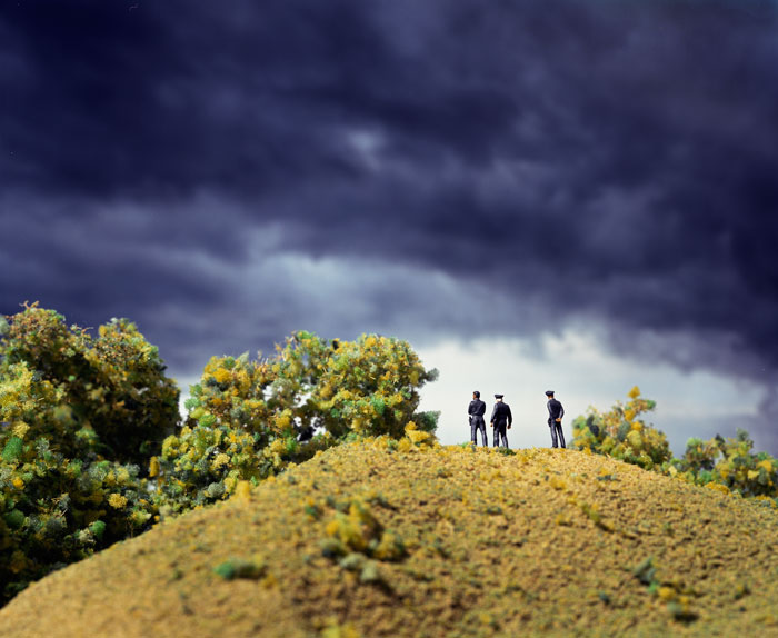 Lori Nix, Three Figures, 2001