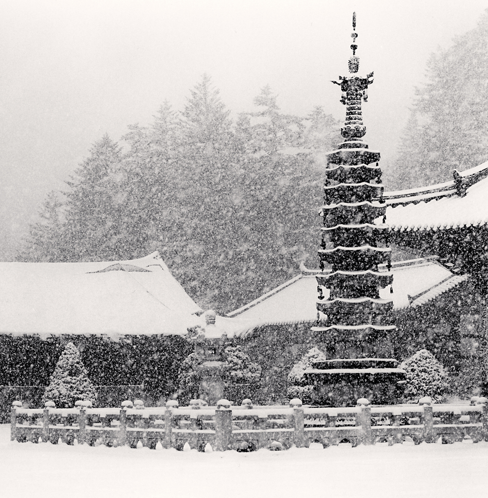 Michael Kenna, Temple Snowfall, Woljeongsa Temple, Gangwondo, South Korea, 2005